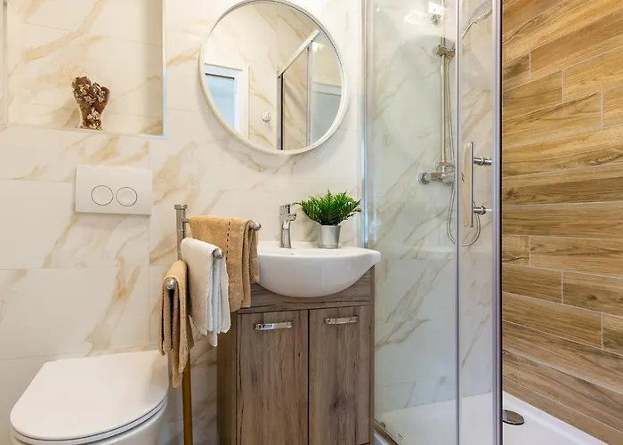 With Parking Space - 6922 * 波雷奇