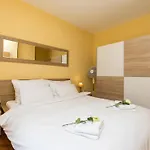 Apartman With Parking Space - 6922 Porec