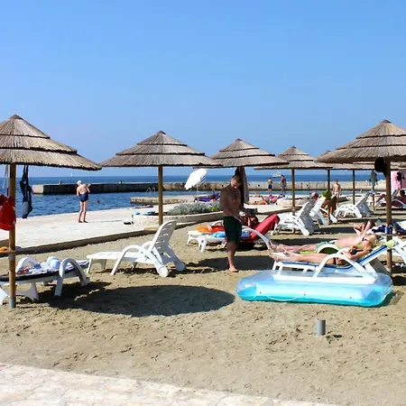 Apartment With Parking Space - 6922 Poreč