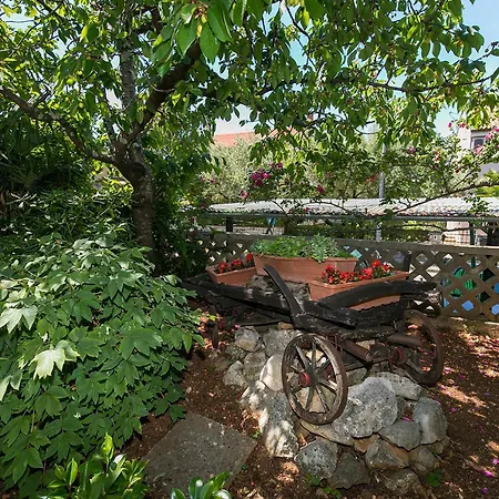 Apartman With Parking Space - 6922 Porec