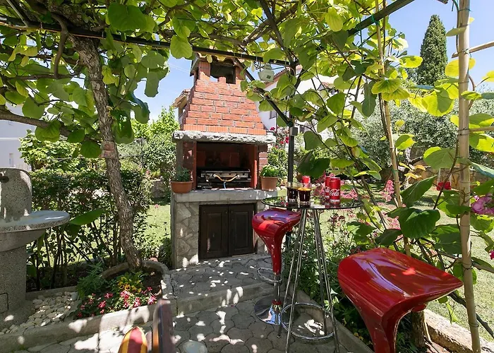 With Parking Space - 6922 דירה